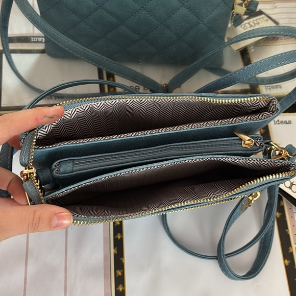 IsabellePETA approved vegan carry on purse - Picture 3 of 5